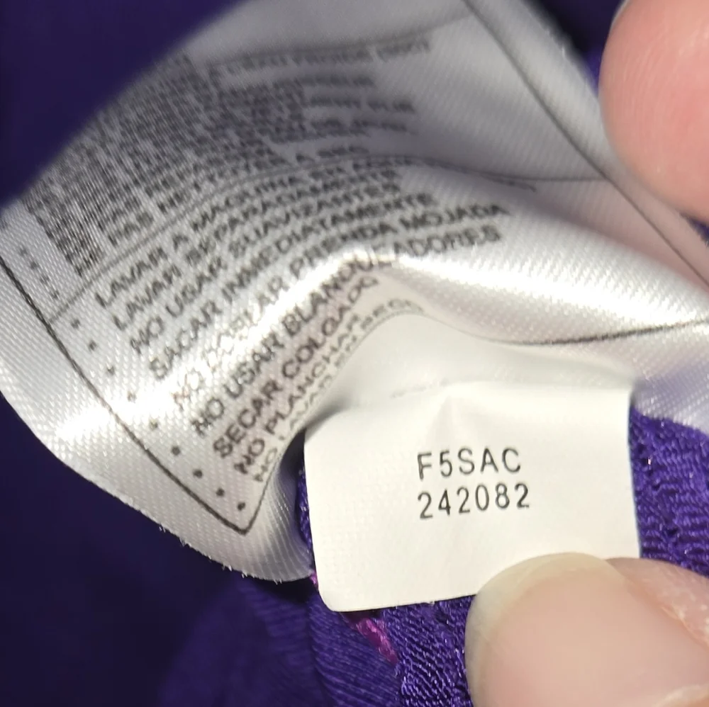 Nike Dri-Fit Women's Purple Short Sleeve Athletic Top M (8-10) - Picture 10 of 10
